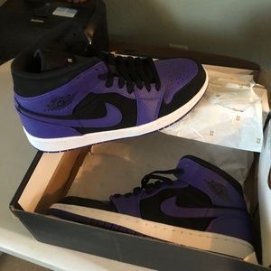 Air Jordan 1 mid
